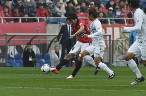 20121117 UrawaReds vs Hiroshima(s)Kiyohara (1)_R