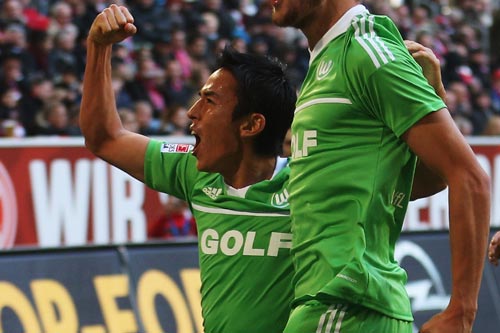 激レア 長谷部誠 VfL Wolfsburg 公式ユニフォーム HASEBE 長谷部誠「HASEBEに何が起きたのか――。4年目の試練、訪れた転機