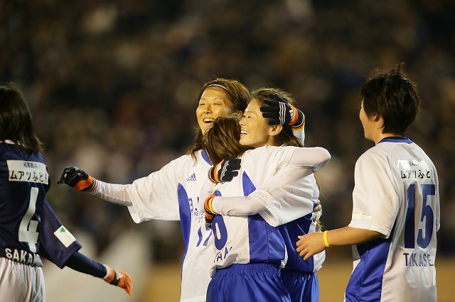 日本大震災復興支援チャリティーマッチ｢SAWA and Friends, X'mas Night2012｣