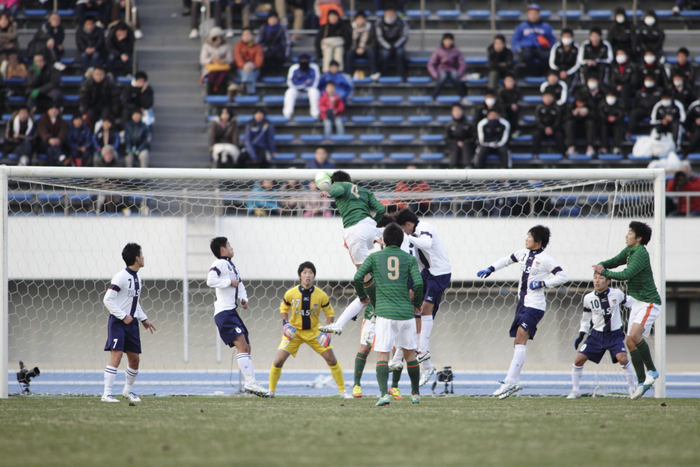 2012.12.31 第91回全国高校サッカー選手権1回戦　青森山田（青山） 1（4PK2）1 野洲（滋賀）
