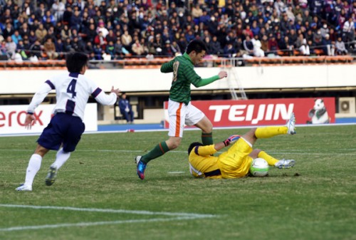 2012.12.31 第91回全国高校サッカー選手権1回戦　青森山田（青山） 1（4PK2）1 野洲（滋賀）