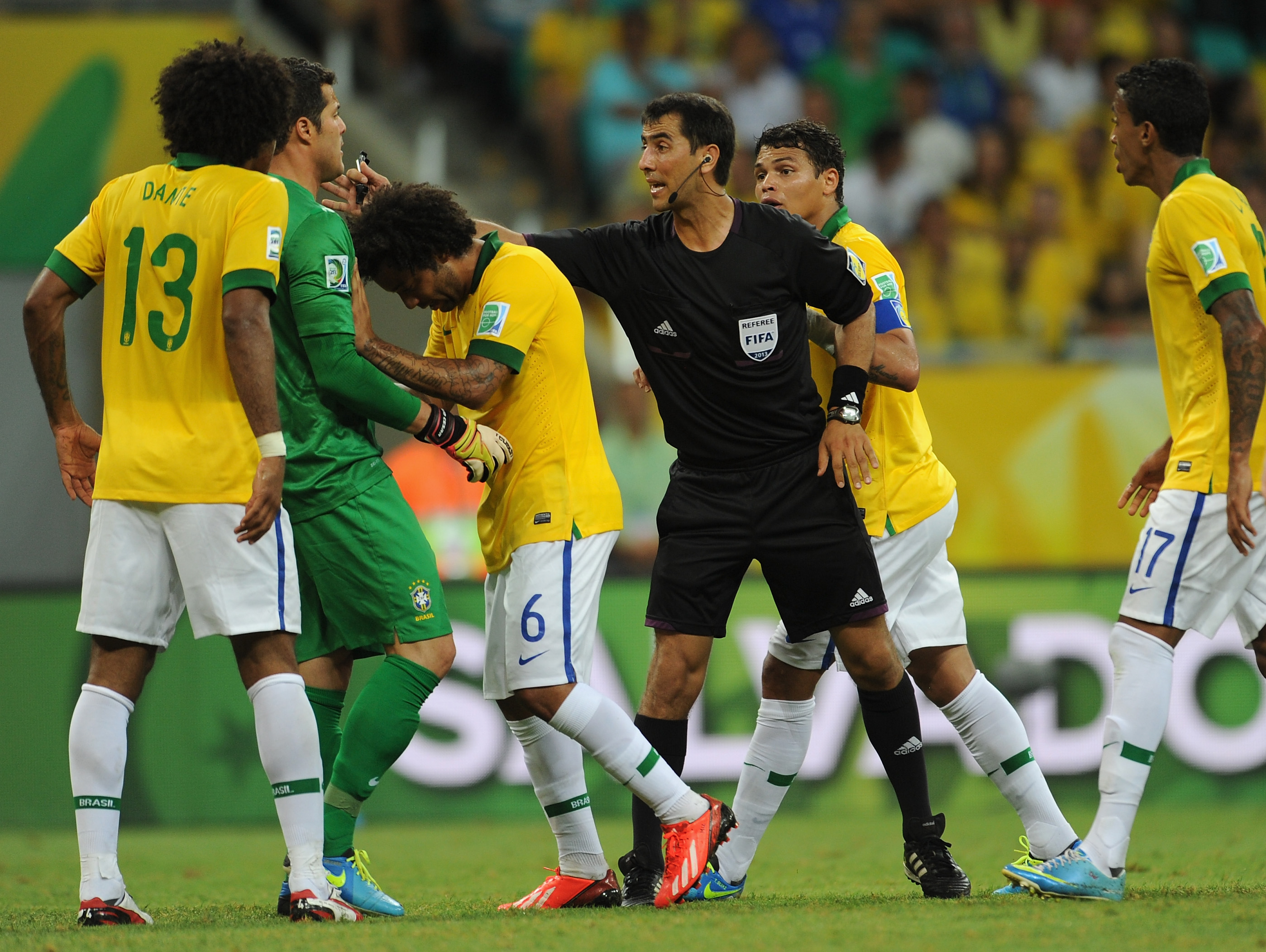 Fifa ブラジル対イタリア戦での誤審認める サッカーキング