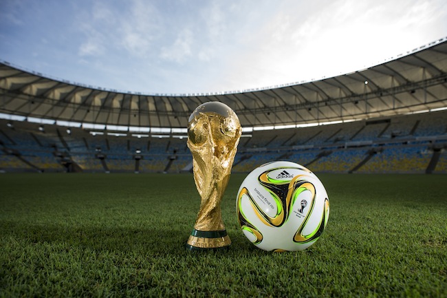 W杯決勝用公式ボールがお披露目 ブラジルカラーの ブラズーカ ファイナル リオ サッカーキング