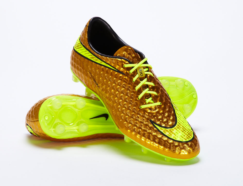 ナイキがネイマール着用のゴールドの『ハイパーヴェノム』を発表 | サッカーキング