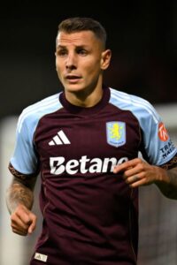 リュカ・ディニュ