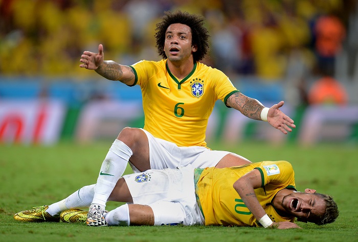 ブラジル代表に大打撃 ネイマールが腰椎骨折でw杯欠場へ ドクター明かす サッカーキング