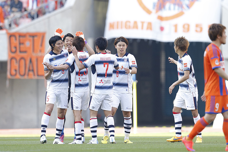 首位浦和がクラブ記録タイの開幕8戦無敗…2位G大阪は宇佐美が6戦連発／J1・1st第8節