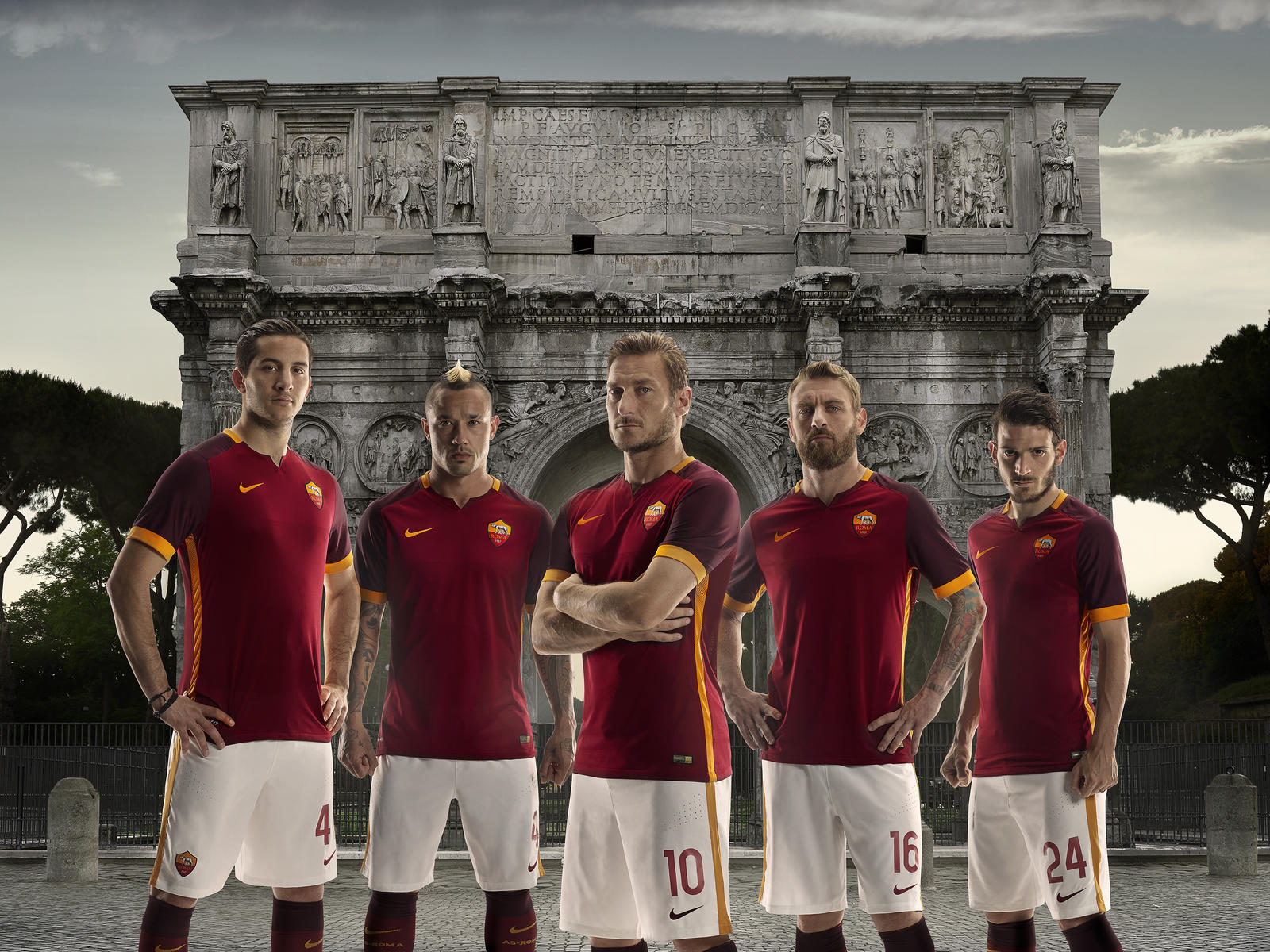 ローマの新ホームユニフォームが発表 希望と歴史を表現 サッカーキング