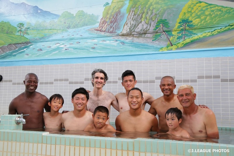 Jリーグが人権啓発活動のpr動画を作成 懐かしの選手たちが銭湯に集合 サッカーキング