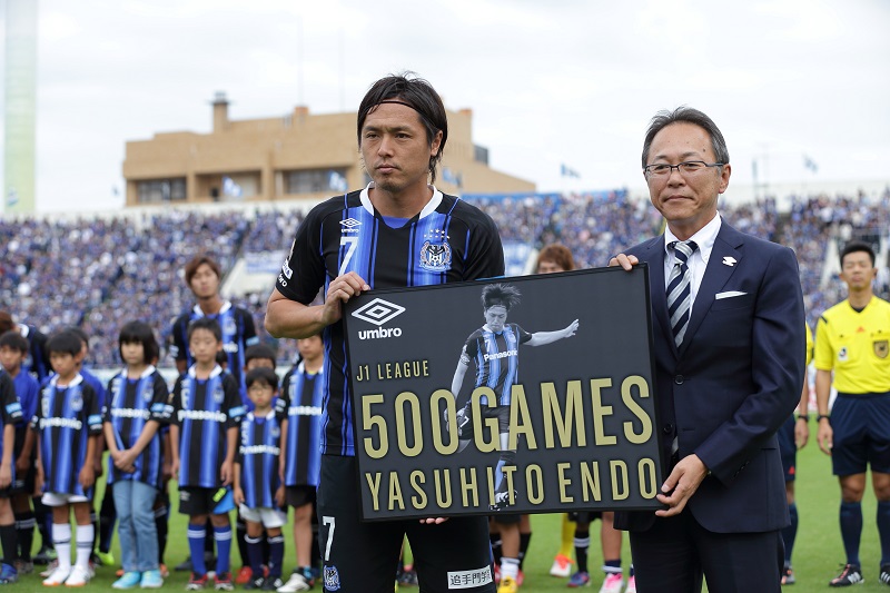 遠藤保仁が歴代最年少の35歳でj1通算500試合出場達成 デビューから18年 サッカーキング