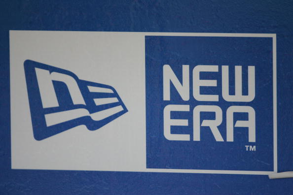 マンU、人気ヘッドウェアブランド『NEW　ERA』と業務提携