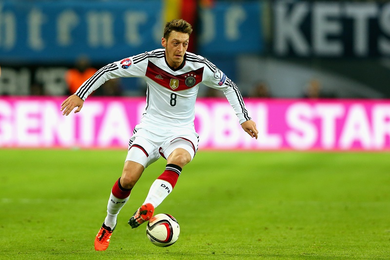 エジル 15年のドイツ代表年間最優秀選手に選出 4度目の受賞 サッカーキング