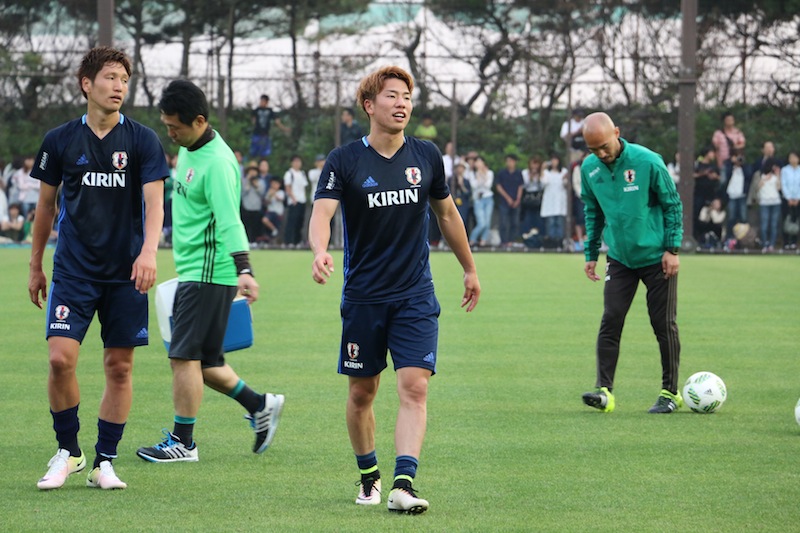 浅野が適応力を発揮？　ハリルの無茶ぶりに“テグさん”のモノマネで応える