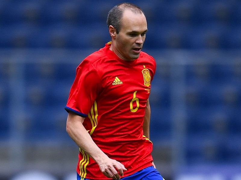 スペイン代表 イニエスタ UEFA EURO 2016 3XO イニエスタの代表引退と