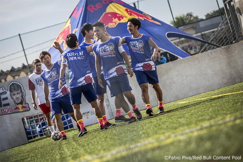 ネイマール主催の変則5vs5バトルに44カ国47チームが出場…本人が大会に登場