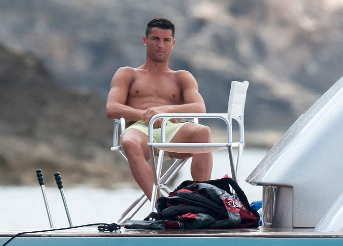 IBIZA, SPAIN - JULY 13:  Real Madrid football player Cristiano Ronaldo is seen on July 13, 2016 in Ibiza, Spain.  (Photo by Europa Press/Europa Press via Getty Images)