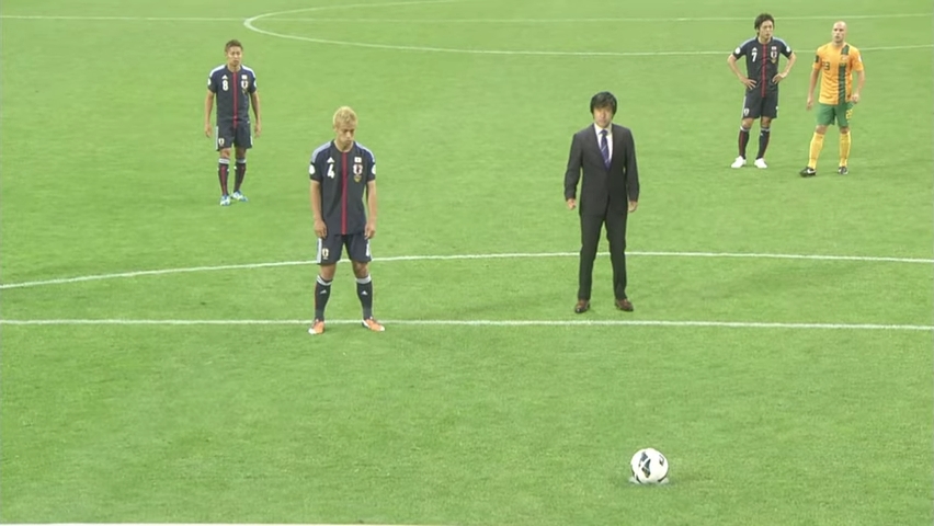 W杯出場を勝ち取るPKを蹴る本田圭佑を間近で見守る中山雅史（現在）