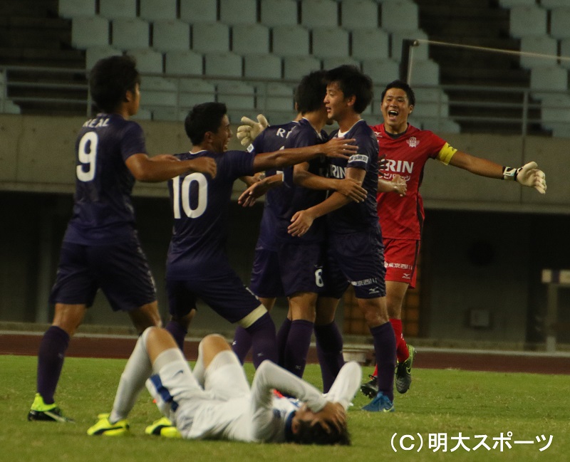明治大、関東王者の桐蔭横浜大に逆転勝利…2年連続3度目の決勝へ／総理大臣杯