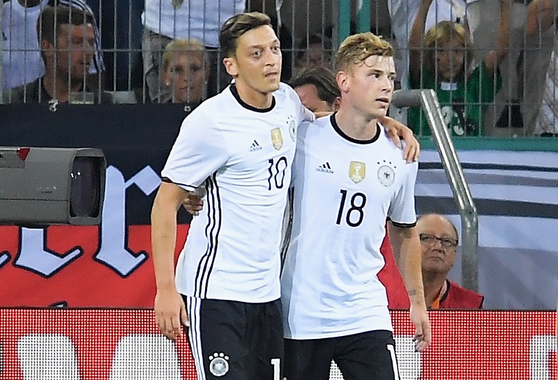 エジルがドイツ代表で念願の背番号 10 を着用 数年前から希望していた サッカーキング