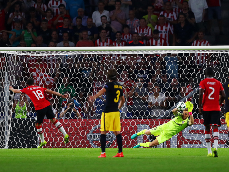 GKオブラクがPKセーブを見せた　[写真]＝Getty Images