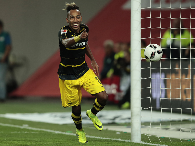 2ゴールを挙げて勝利に貢献したオーバメヤン　[写真]＝Bongarts/Getty Images