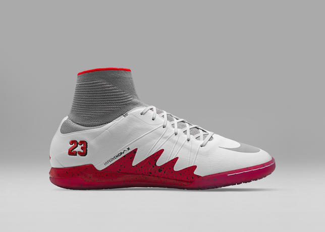 ネイマール ジョーダンのコラボシューズのホワイトカラーが数量限定で販売 サッカーキング