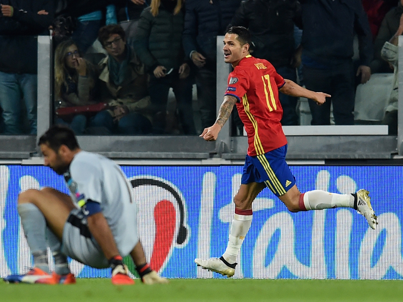 ブッフォン（手前）の空振りから、ビトーロ（奥）が先制ゴール　[写真]＝Getty Images