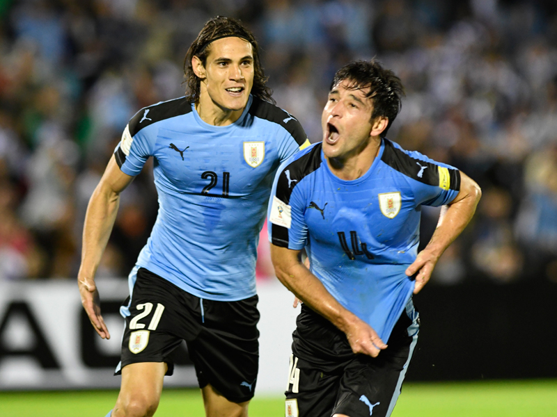 ロデイロ（右）がダイビングヘッドで先制ゴール　[写真]＝LatinContent/Getty Images