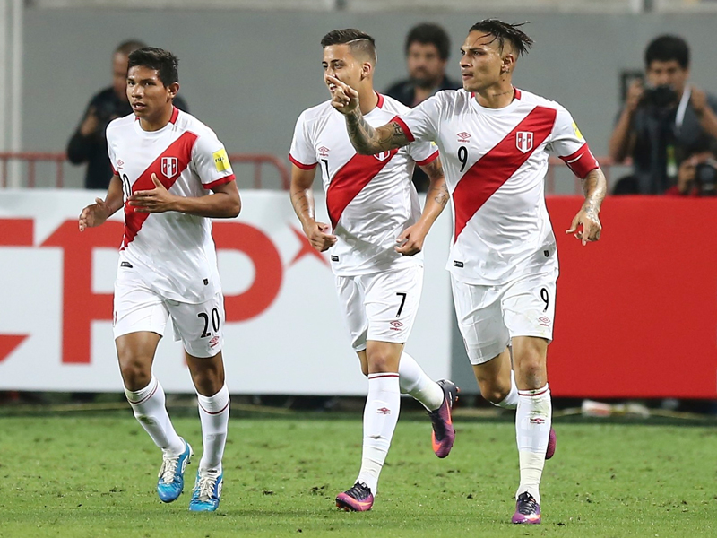 ゲレーロ（右）のゴールで、スコアは1－1に　[写真]＝LatinContent/Getty Images