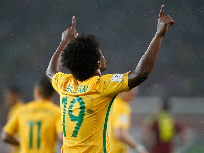 追加点を決めて喜ぶウィリアン　[写真]＝LatinContent/Getty Images