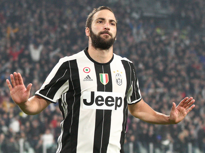 勝ち越しゴールを決めたイグアイン　[写真]＝NurPhoto via Getty Images