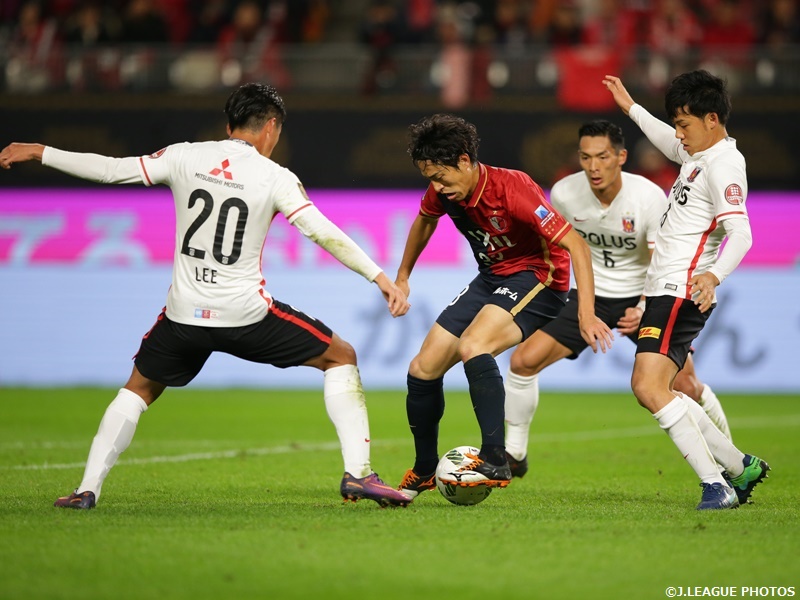 浦和が10年ぶりJ制覇に王手…主将・阿部のPK弾で鹿島との決勝初戦を制す
