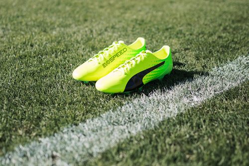 17ss_social_ts_pumafootball_q1_evospeed_01