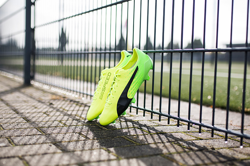 17ss_social_ts_pumafootball_q1_evospeed_03