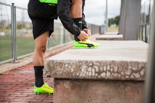 17ss_social_ts_pumafootball_q1_evospeed_06