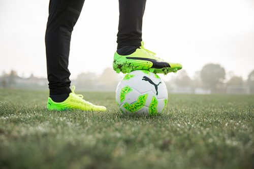17ss_social_ts_pumafootball_q1_evospeed_08