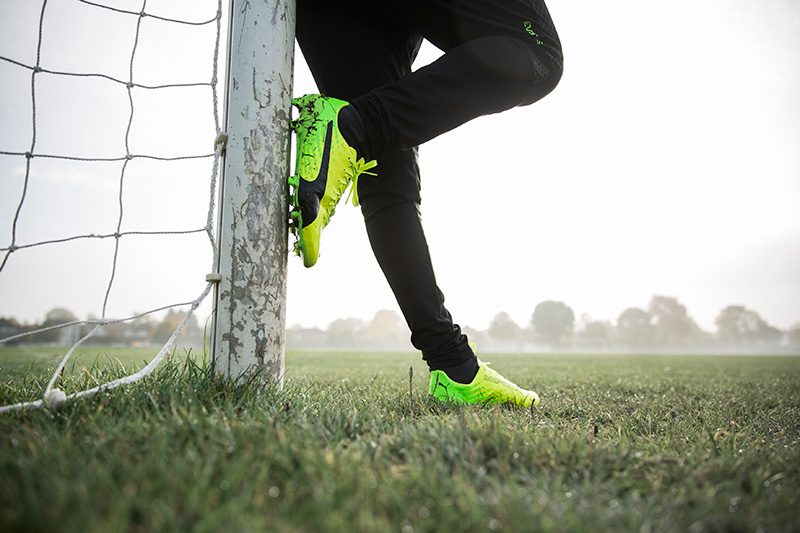 17ss_social_ts_pumafootball_q1_evospeed_09