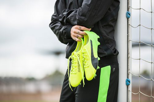 17ss_social_ts_pumafootball_q1_evospeed_12