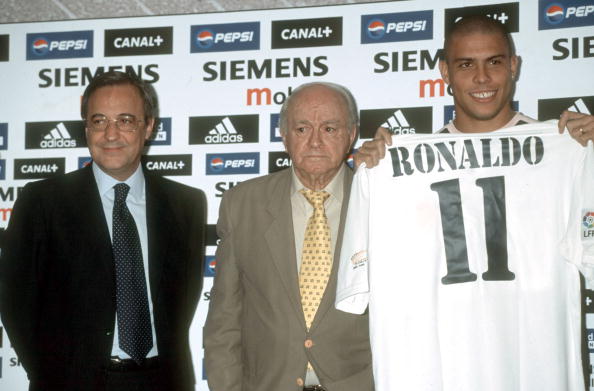 Presentation of Ronaldo like new player from the Real Madrid Florentino Perez and Alfredo Di Stefano next to Ronaldo