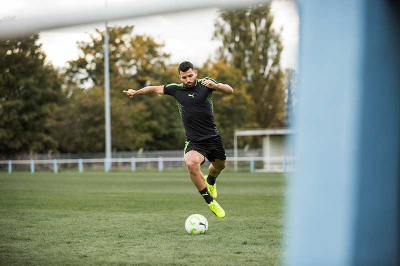 17ss_pr_ts_pumafootball_q1_evospeed_agu%ef%be%8c%e3%83%bbro_5