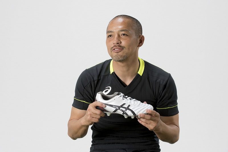 写真・1枚目】小野伸二 × アシックス『DS LIGHT2』 「違和感なく自分