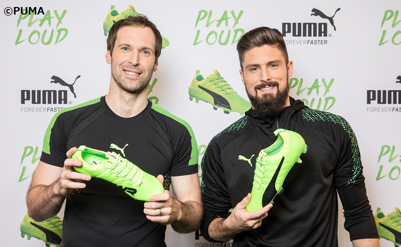 新スパイク発表会に参加したチェフ（左）とジルー（右）　[写真]=PUMA