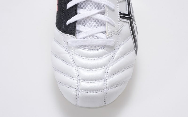 写真・1枚目】小野伸二 × アシックス『DS LIGHT2』 「違和感なく自分