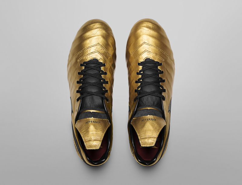 SU17_GFB_Tiempo Totti_AA0612-706_NIKE TIEMPO LEGEND VI SE FG_6_12