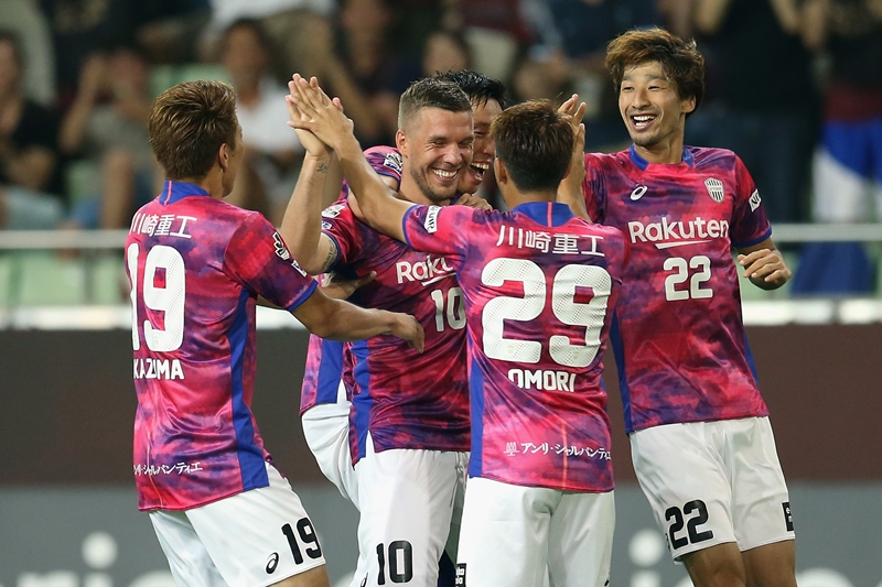 ポドルスキがJデビュー戦で衝撃2ゴール！　神戸が大宮に3発快勝