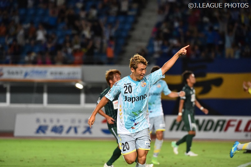 劇的勝利の長崎が3位に浮上…名古屋対愛媛の一戦は計11発の乱打戦に／J2第26節