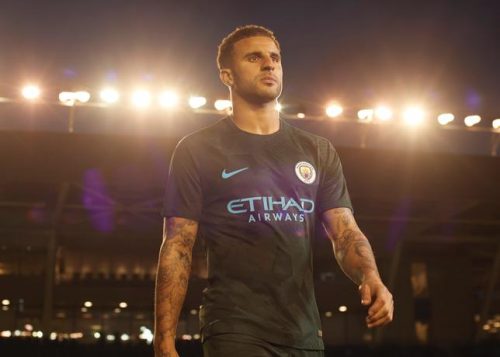 Manchester_City_2017-18_Third_Kit_-_Kyle_Walker_73890