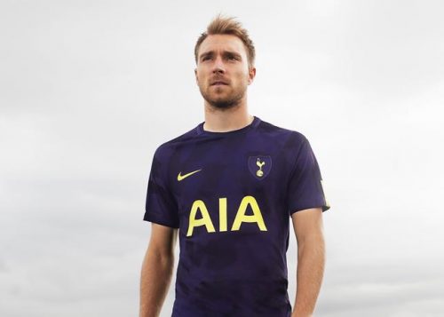 Tottenham_Hotspur_2017-18_Third_Kit_-_Christian_Eriksen_73834