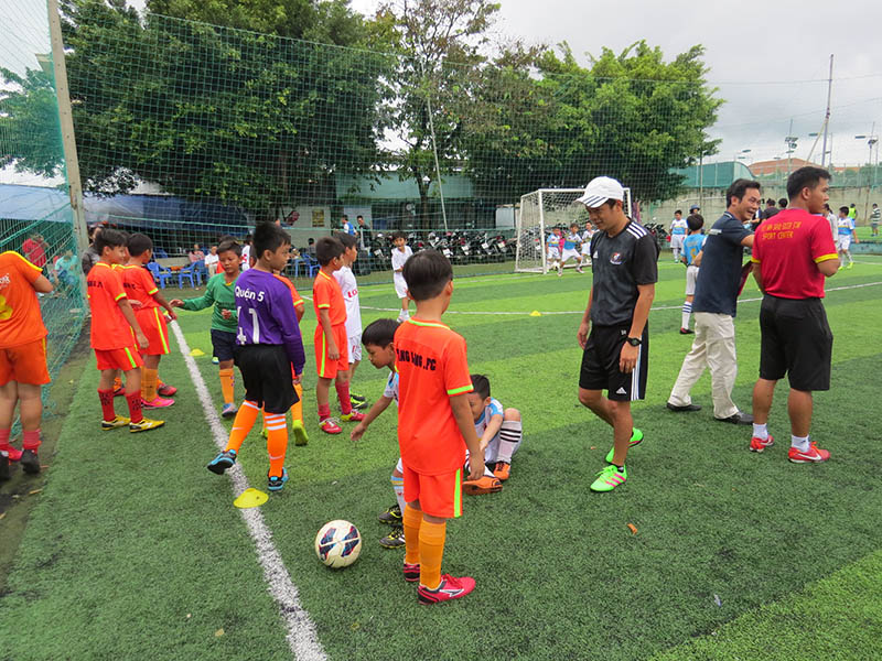 横浜fm ホーチミンでベトナム児童向けサッカー教室開催 今後も継続して活動を続けたい サッカーキング