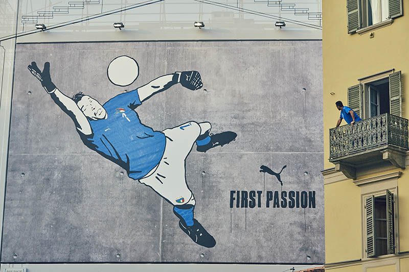 Buffon and the graffiti mural in Turin